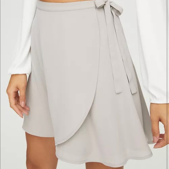 Aritzia Dresses & Skirts - Sunday Best Ariel Skirt (Sweet Cream)